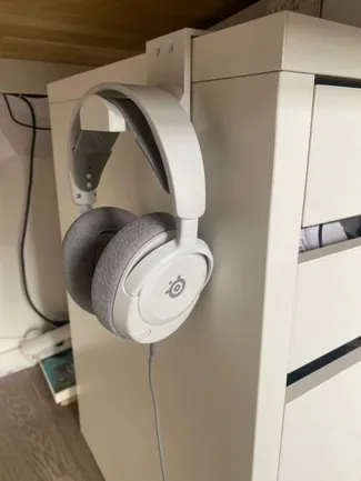 Headphone holder
