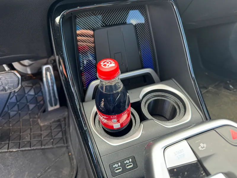 Cup Holder für BMW iX1