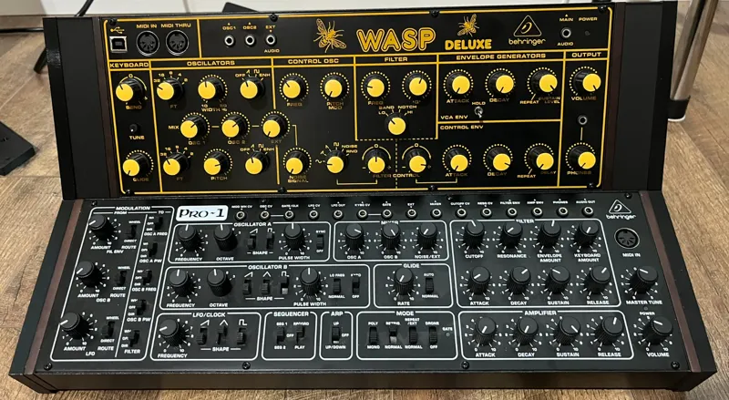 Behringer dual stand for desktop synths