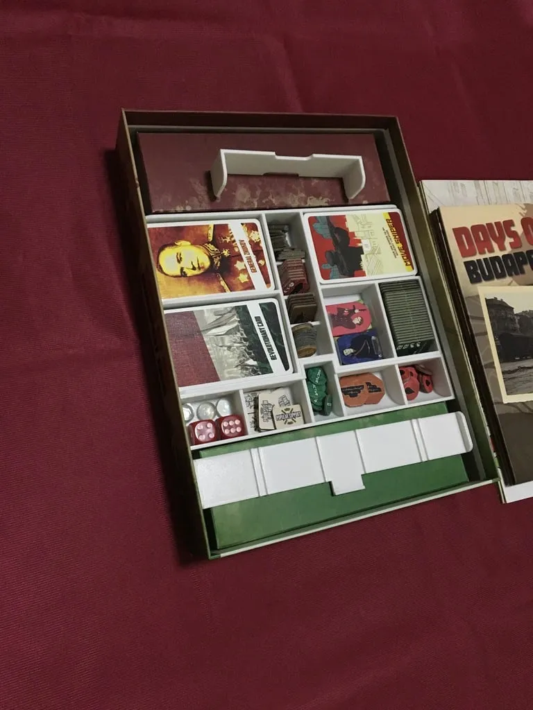 Days of Ire : Budapest 1956 Board Game Stoage