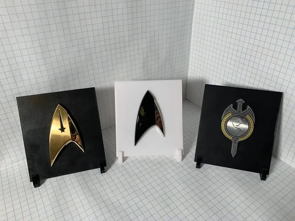 QMx Star Trek Voyager STR-0049 Badge de Communication magnétique Doré Standard