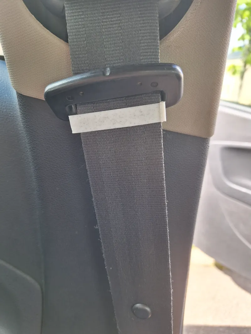 seatbelt buckle holder