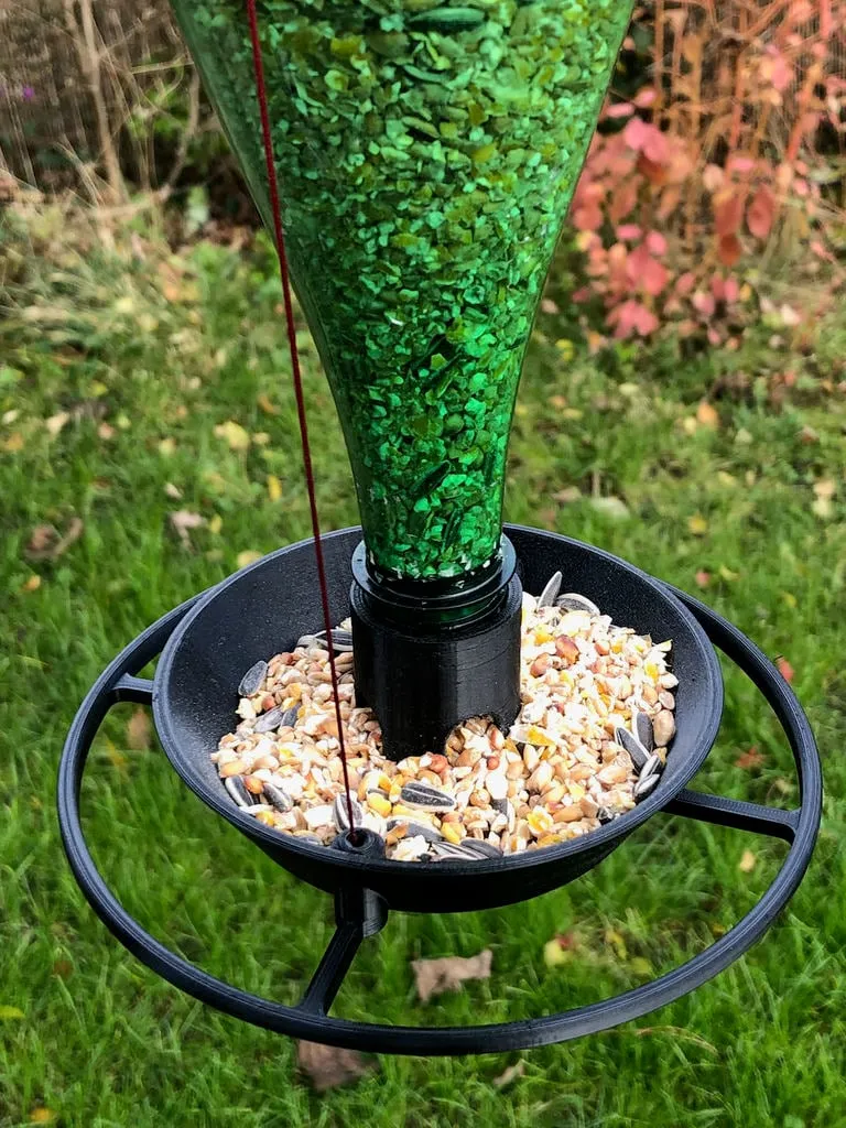 Bird feeder