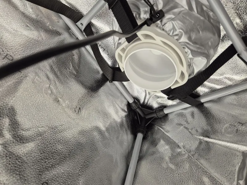 Growbox exhaust holder