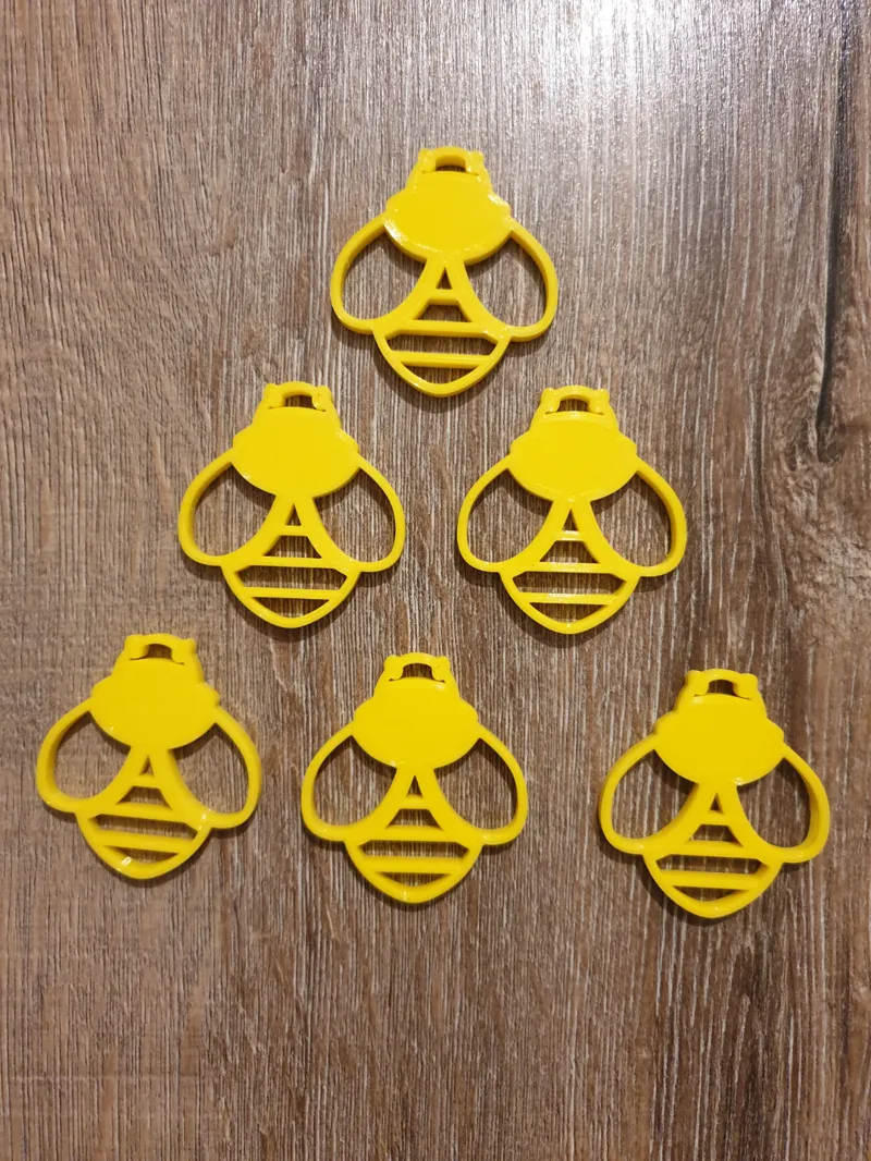 Bee - keychain