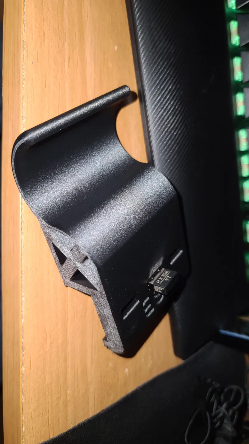 Hyte Y40 Headset Holder