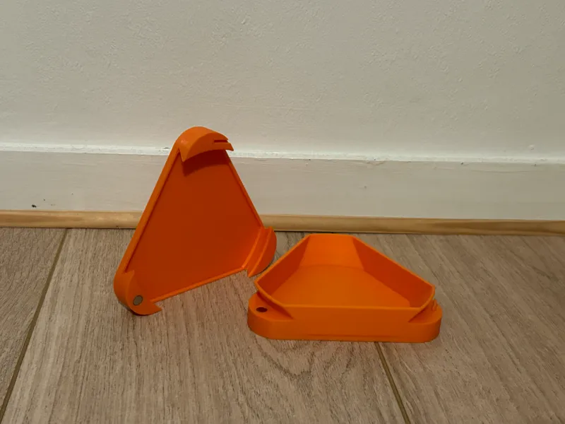 Impossible "Dovetail style" triangle box V2.0