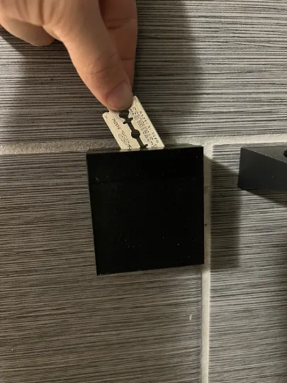 Wall Mounted Disposable Safety Razor Box