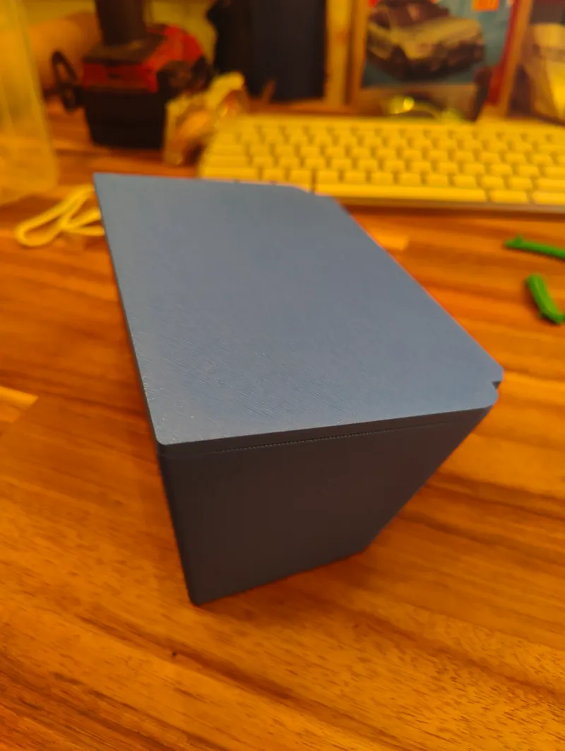 MAGNETIC BIN WITH LID