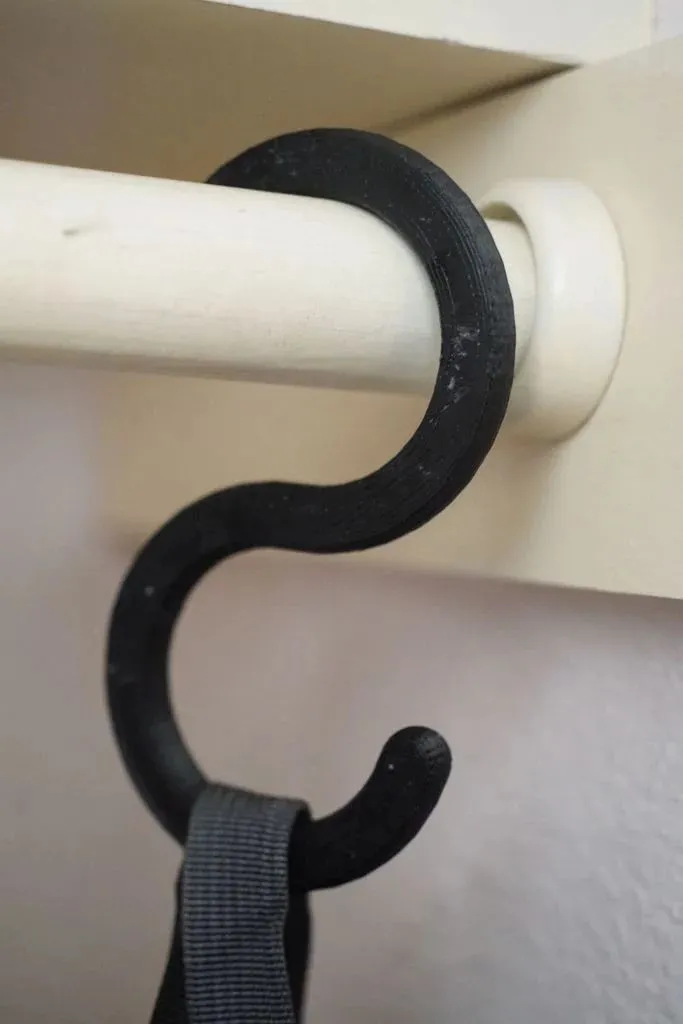 S-hook for closets