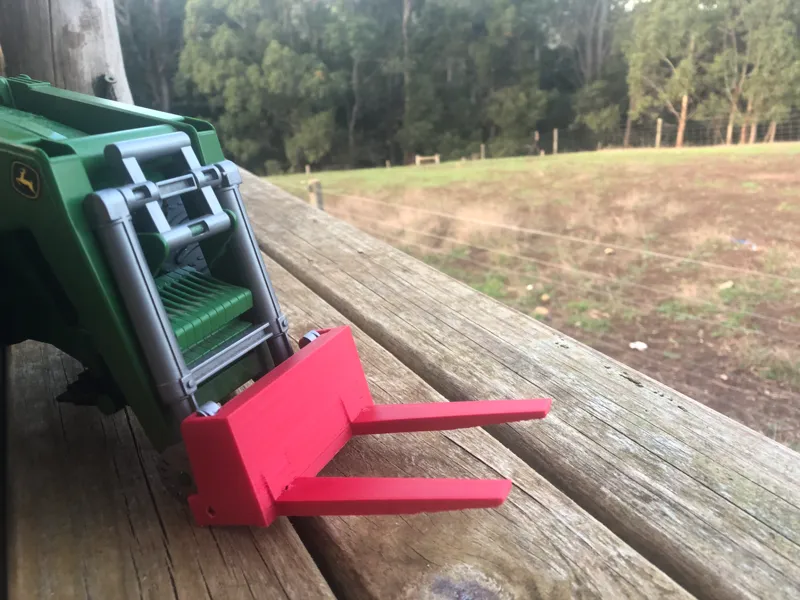 Forks and Pallet For Bruda Toys