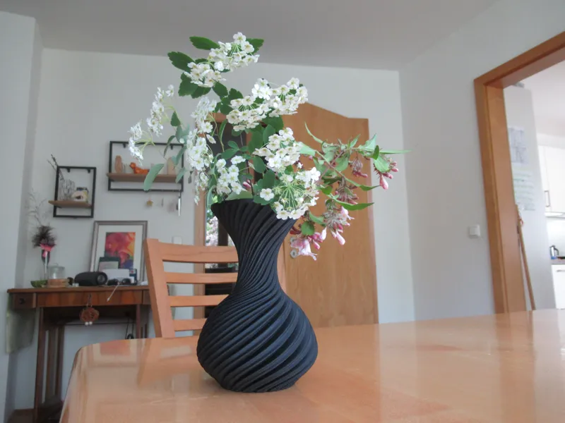 Vase Twisted