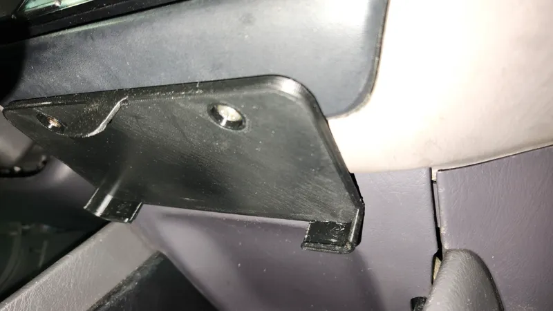 2000 Honda Accord EX - Samsung S22 Phone mount