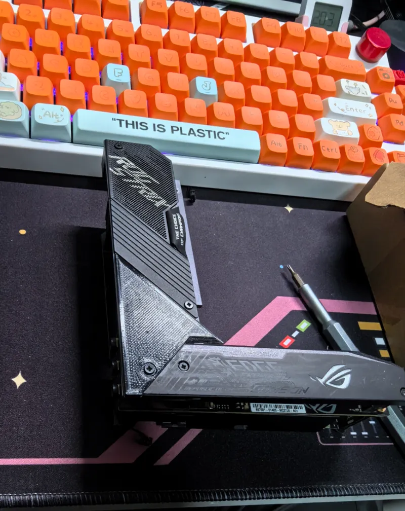 ROG X570i主板装饰护甲