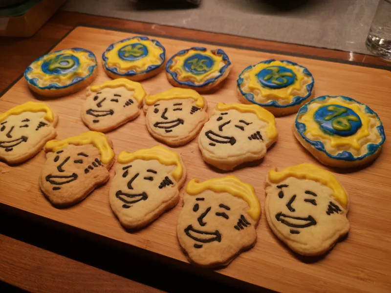 Fallout Cookie Cutter - Vault Boy and Vault Door