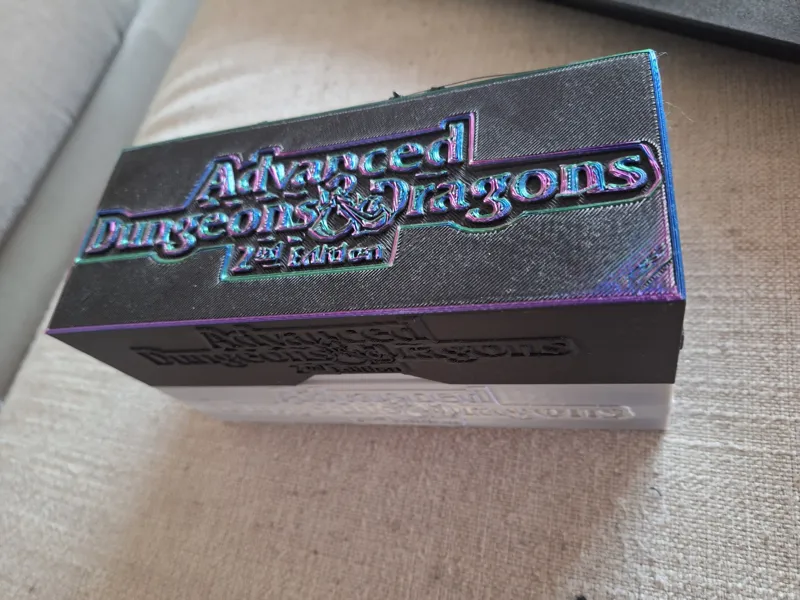 Trading card box / organizer with divider