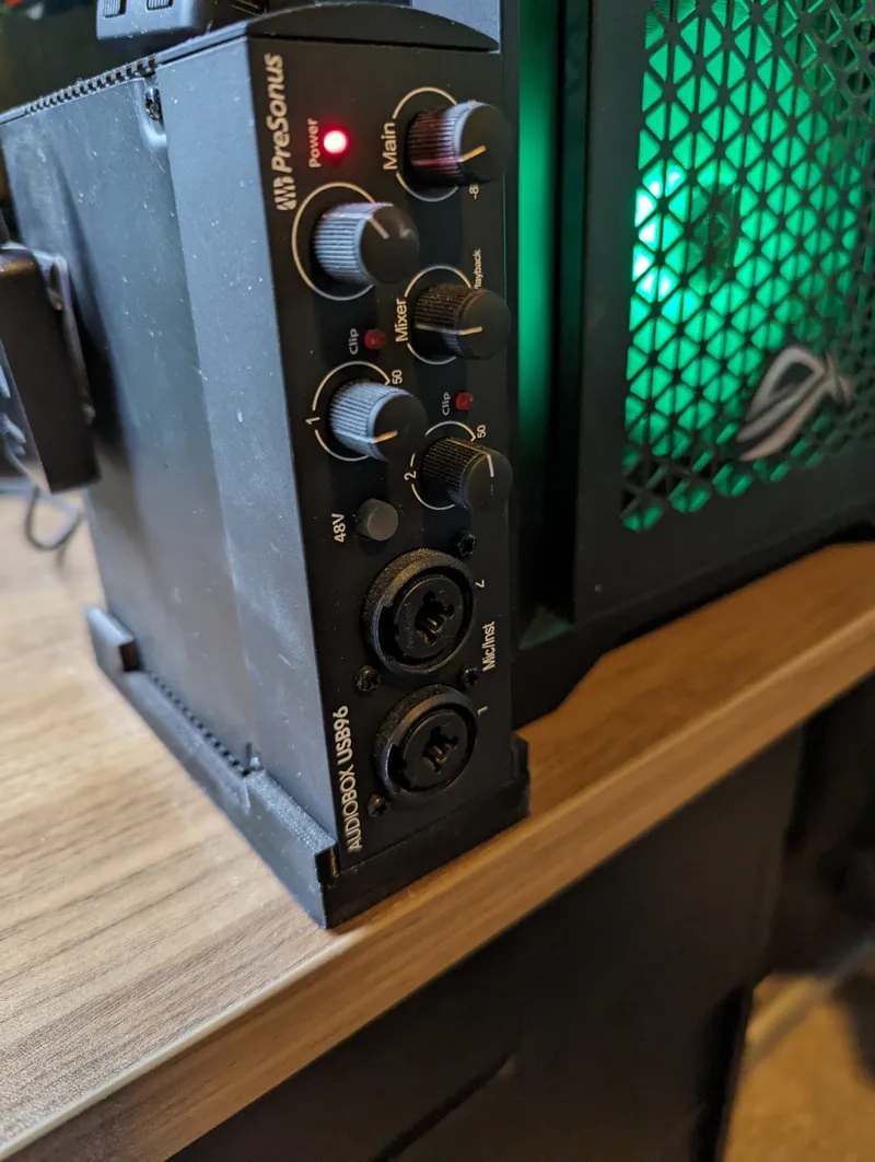 Audiobox USB96 Vertical Stand