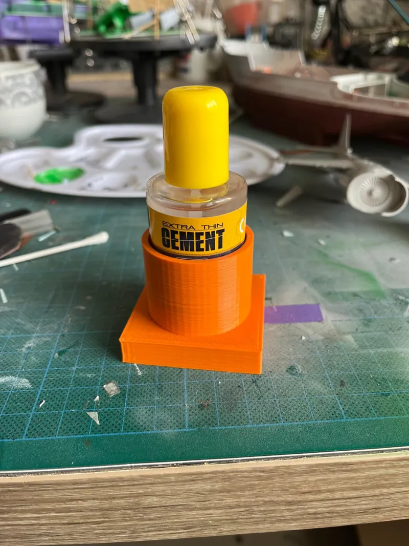Mig ammo model glue holder