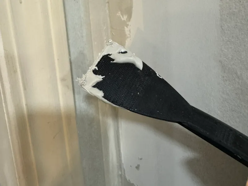Putty Knife 1.5 in Wide