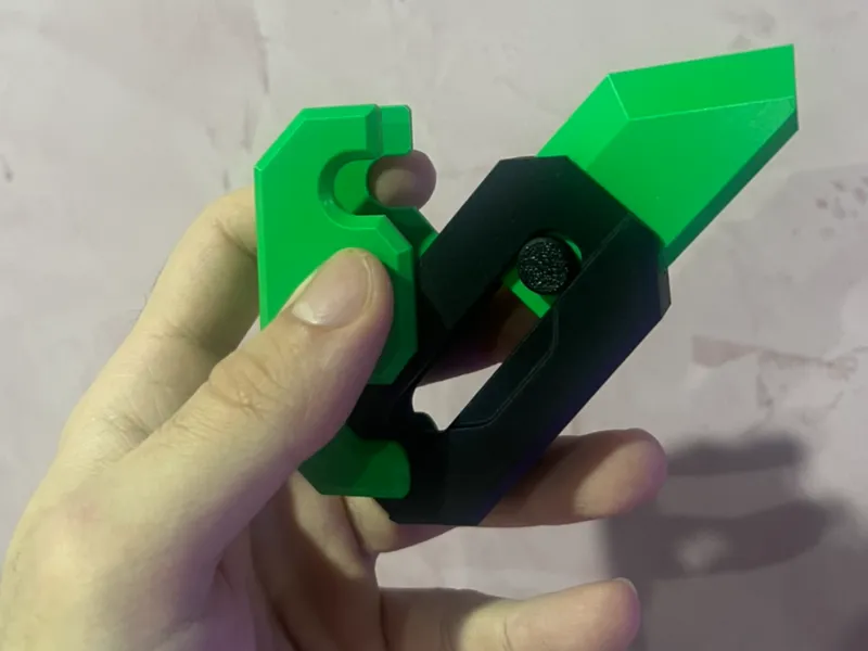 Gravity Knife Fidget Toy - No Screws