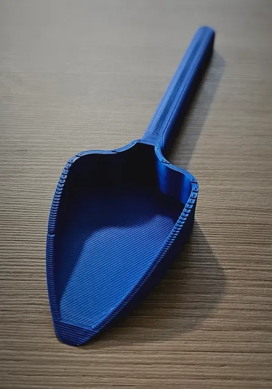 Petite pelle de jardinage