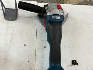 Bosch Professional GWS 18V-10 125mm grinder holder