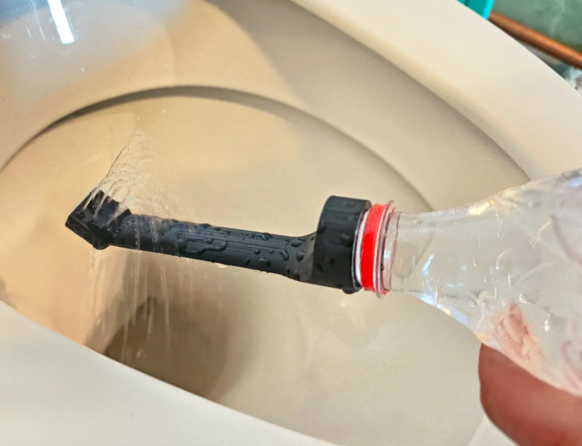Adaptateur bidet portable pour bouteille