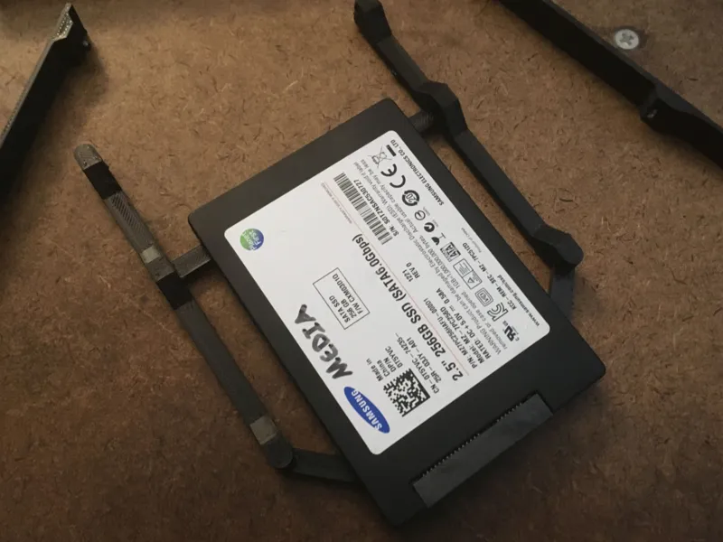 2.5" SSD to 3.5" SATA Bay Adapter