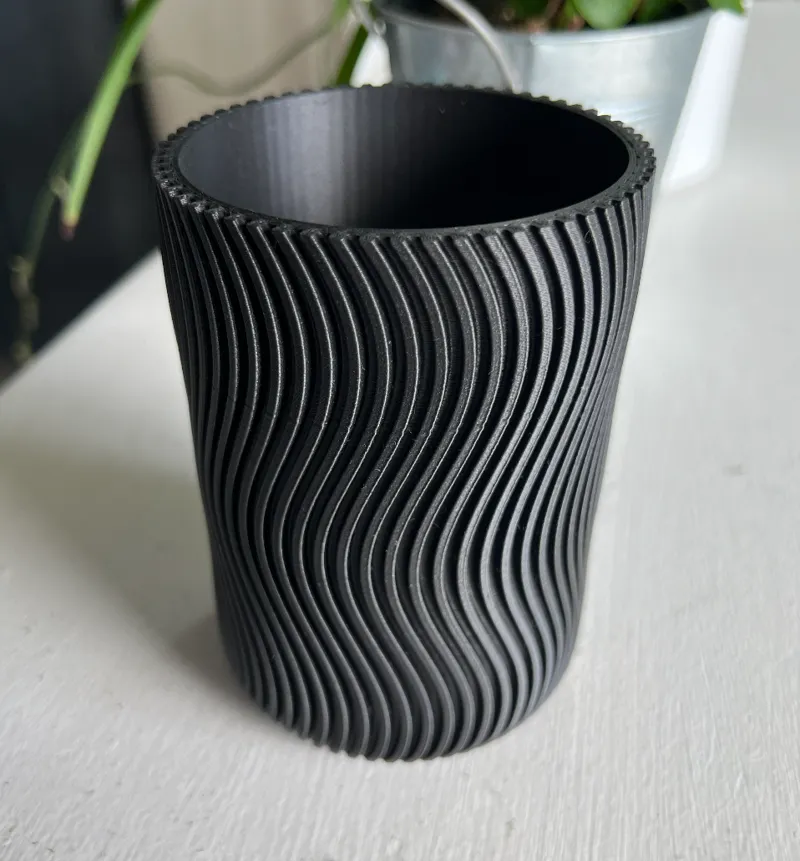 Wavy Ribbed Base