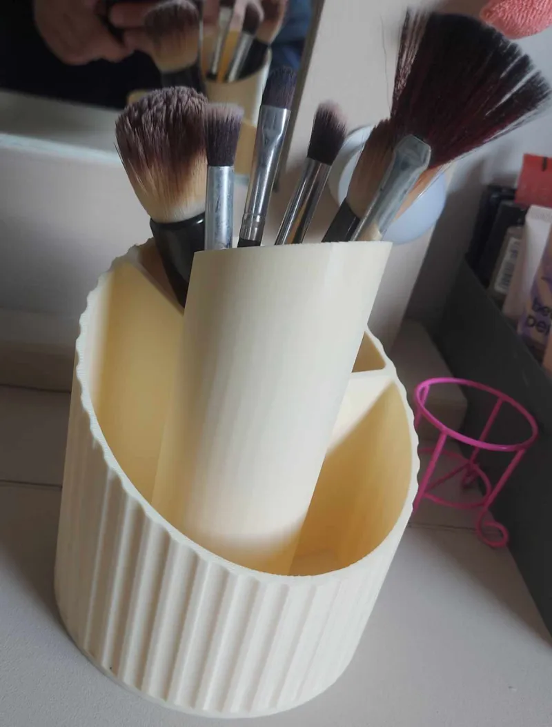 Makeup brush holder