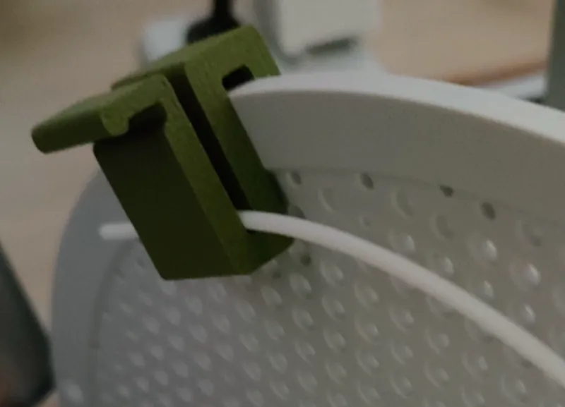 FILAMENT CLIP