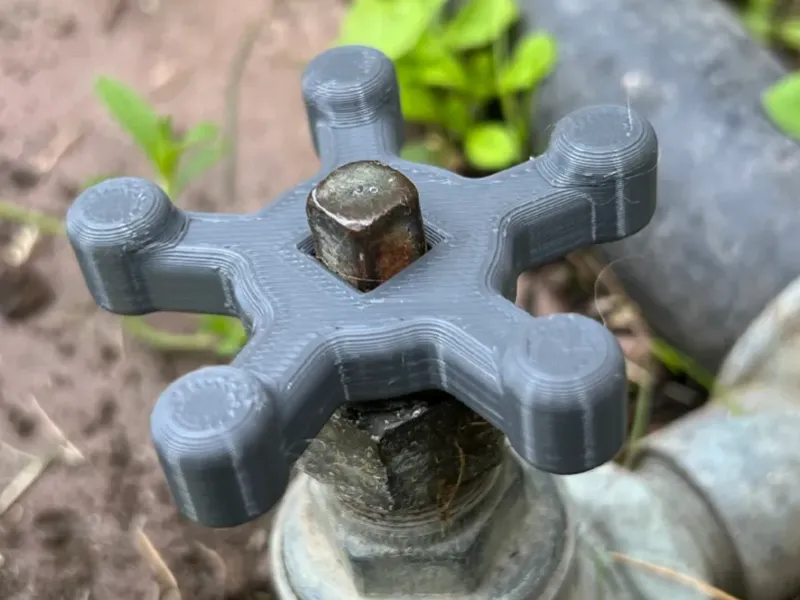 Water outlet key 8 mm
