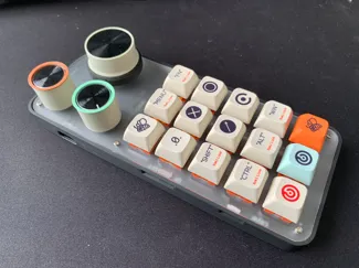 15-keys mini keyboard decoration