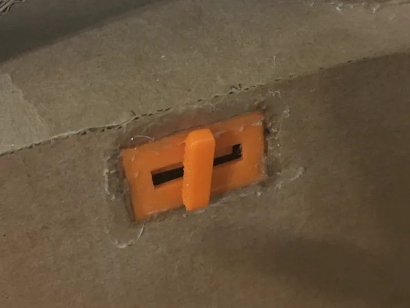 Twist latch