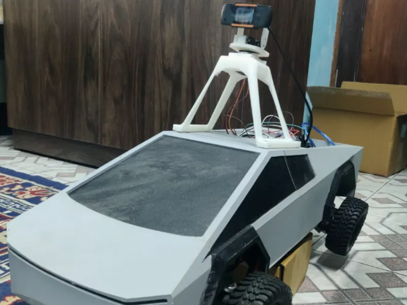 Autonomus CyberTruck made with Raspberry Pi