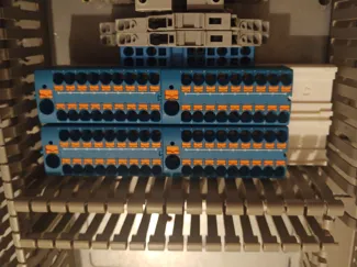 Phoenix Contact PTFIX dinrail mount (or screw fix)