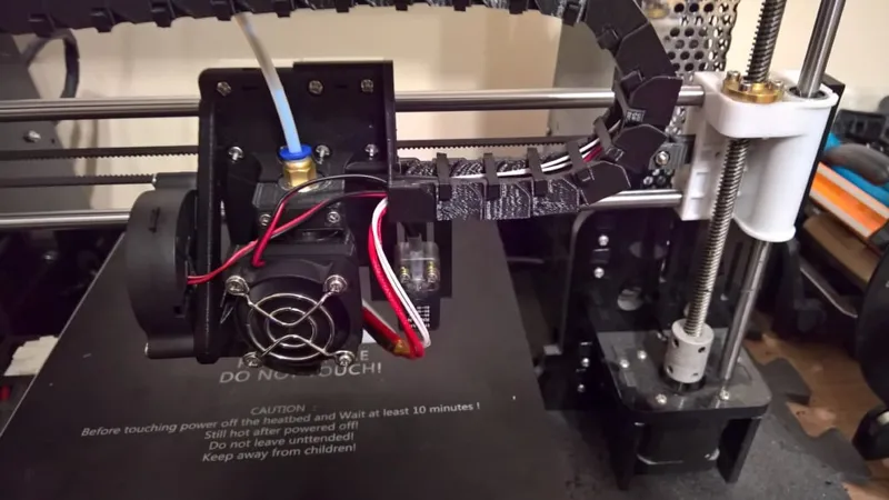 Carrage with chain and SN04 sensor mount