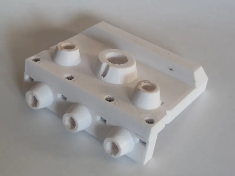 Jig for chipboard and wood panels joints