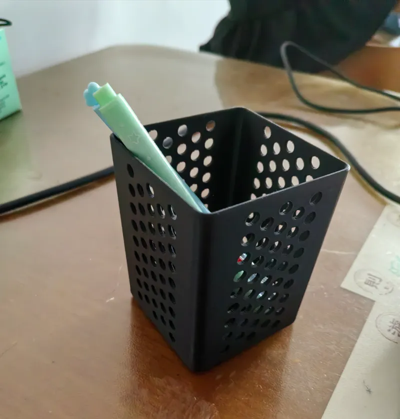 笔筒（pen container)