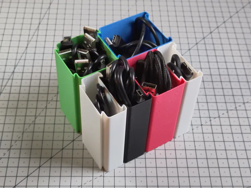 Parametric Cable Organizer (Vase Mode)