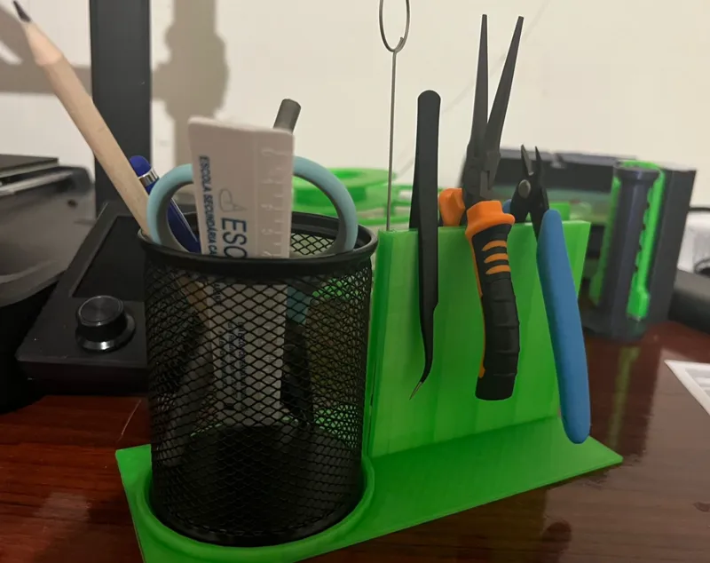 Simple tool holder
