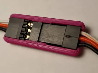 Servo connector clip