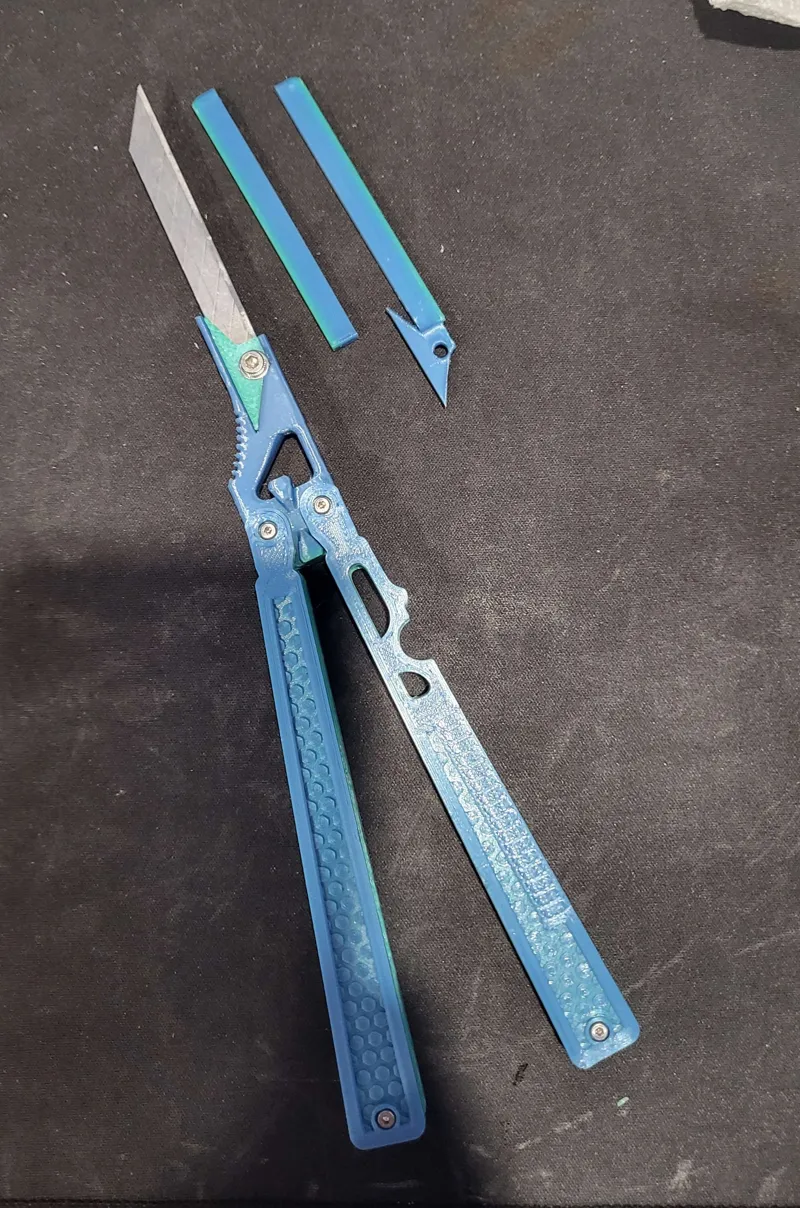 30 Degree 9mm Utility Blade Butterfly Knife
