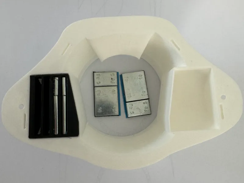 Planeprint Wanna Play Cowl lead weight holder