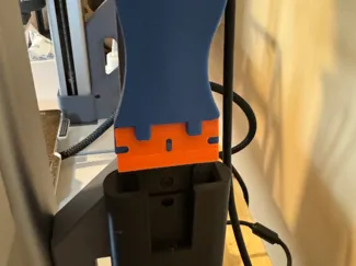 Plastic razor scrapper style mount 
