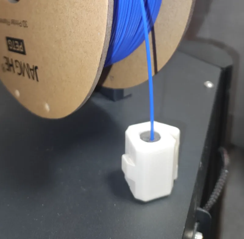 Filament dust cleaner