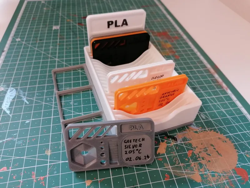 Gridfinity Compatible Filament Sample Box