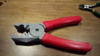 Toy pliers
