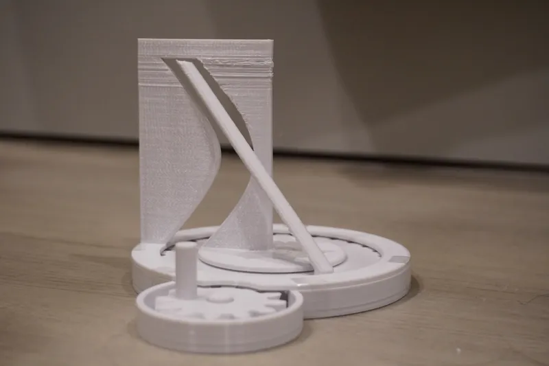 Straight Pole + Curved Hole Illusion