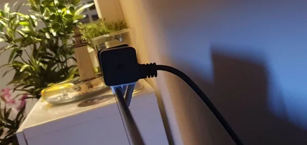 Clip pour caméra PS4 sur TV OLED